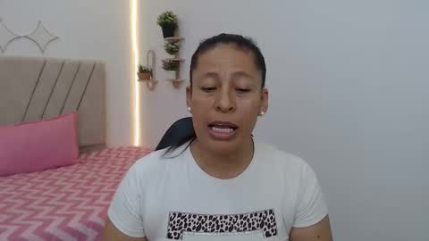 Snapshot of mature_martina_ chatting on April 22, 8:21 pm Martina online show from April 22, 8:21 pm