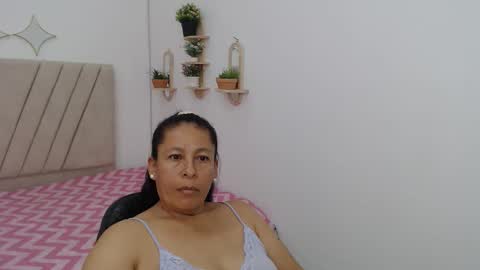 Snapshot of mature_martina_ chatting on April 23, 8:24 am Martina online show from April 23, 8:24 am