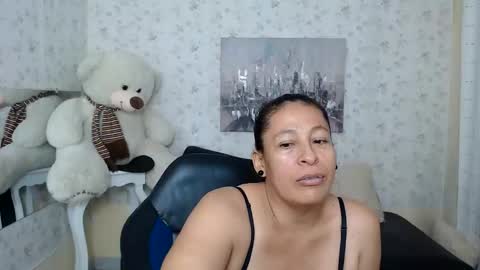 Snapshot of mature_martina_ chatting on May 7, 11:32 pm Martina online show from May 7, 11:32 pm