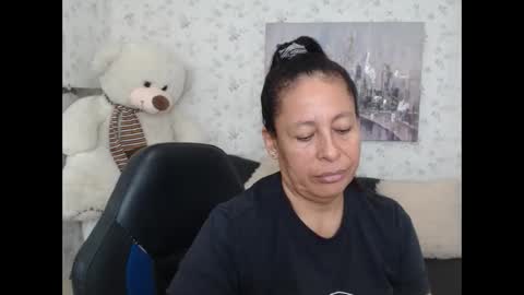 Snapshot of mature_martina_ chatting on May 11, 9:45 pm Martina online show from May 11, 9:45 pm