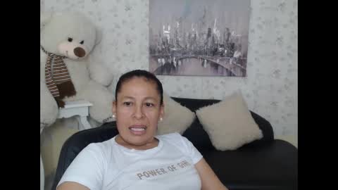 Snapshot of mature_martina_ chatting on May 12, 10:29 pm Martina online show from May 12, 10:29 pm
