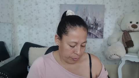 Snapshot of mature_martina_ chatting on May 25, 8:48 pm Martina online show from May 25, 8:48 pm