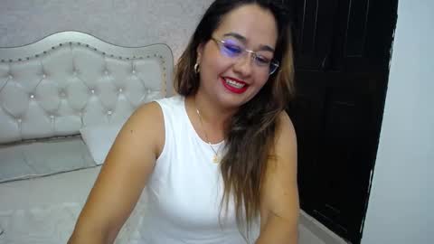 Snapshot of mature_marve chatting on November 20, 1:11 pm Marve online show from November 20, 1:11 pm