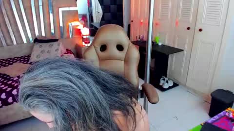 Sexy Hot Mature Sophy online show from April 19, 5:29 am