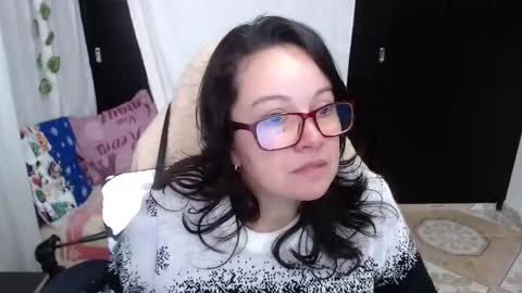 Snapshot of mature_wolf chatting on December 17, 3:06 pm Sonia online show from December 17, 3:06 pm