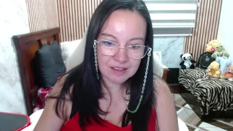 Snapshot of mature_wolf chatting on May 1, 11:53 pm Sonia online show from May 1, 11:53 pm