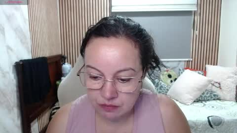 Snapshot of mature_wolf chatting on May 20, 4:02 pm Sonia online show from May 20, 4:02 pm