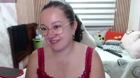 Snapshot of mature_wolf chatting on May 23, 5:17 pm Sonia online show from May 23, 5:17 pm