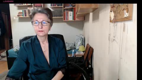 maturekate online show from September 21, 5:53 am