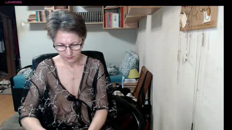 maturekate online show from September 23, 6:38 am