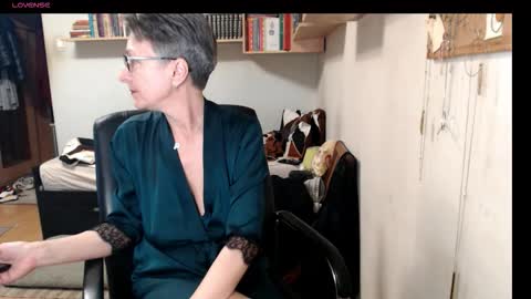 maturekate online show from October 1, 9:26 am