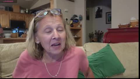 Snapshot of matureluvin chatting on September 19, 2:35 am JustUs online show from September 19, 2:35 am