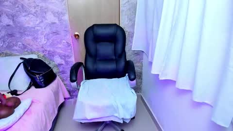 maturepure_ online show from March 28, 9:25 pm