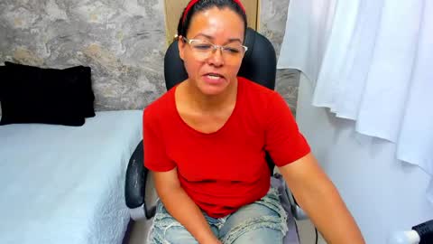 Snapshot of maturepure_ chatting on May 18, 6:47 pm maturepure_ online show from May 18, 6:47 pm