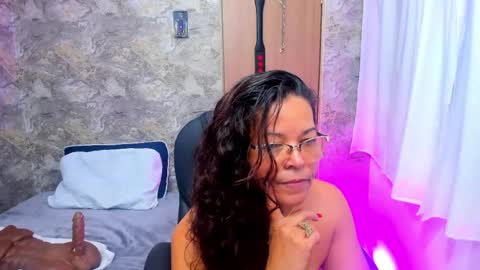 Snapshot of maturepure_ chatting on June 6, 12:16 am maturepure_ online show from June 6, 12:16 am