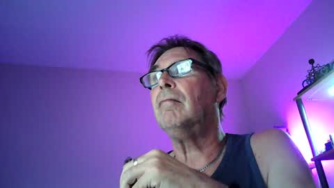 Snapshot of maturewisdom61 chatting on July 2, 9:32 pm maturewisdom61 online show from July 2, 9:32 pm