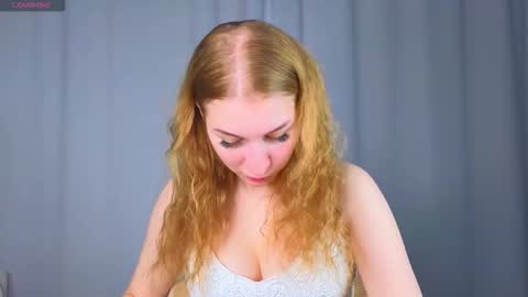 maureencoombs online show from September 24, 4:05 am