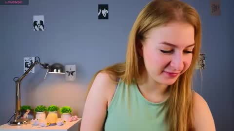 maureencoombs online show from October 16, 4:24 am