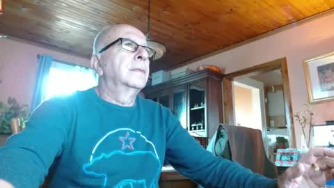 Maurice online show from December 13, 1:55 pm