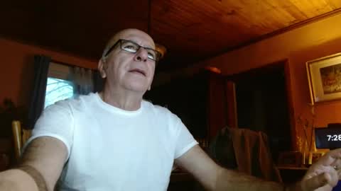 Maurice online show from December 16, 12:27 pm