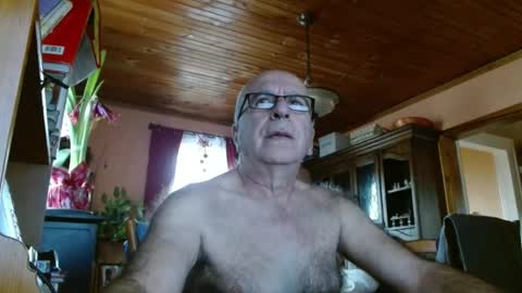 Maurice online show from January 13, 3:47 pm