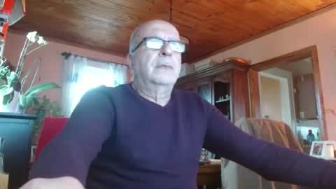 Maurice online show from January 7, 1:46 pm