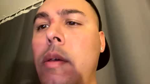 Snapshot of mauricio76pl chatting on May 26, 7:04 am Bigdick469 online show from May 26, 7:04 am