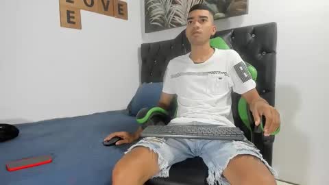 Snapshot of mauricio_smiith chatting on March 3, 2:07 am MAURICIO online show from March 3, 2:07 am