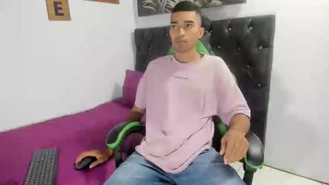 Snapshot of mauricio_smiith chatting on March 4, 2:06 am MAURICIO online show from March 4, 2:06 am