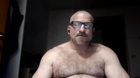 Snapshot of mauro1971 chatting on April 28, 2:27 am mauro1971 online show from April 28, 2:27 am