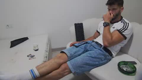 Snapshot of mauro_real_man chatting on June 14, 6:43 pm mauro_real_man online show from June 14, 6:43 pm