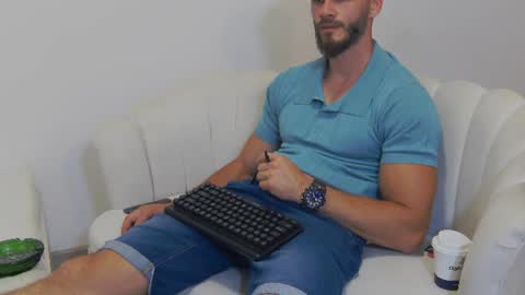 Snapshot of mauro_real_man chatting on June 18, 6:23 pm mauro_real_man online show from June 18, 6:23 pm