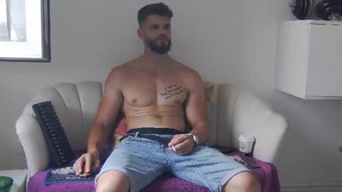 Snapshot of mauro_real_man chatting on July 6, 10:01 am mauro_real_man online show from July 6, 10:01 am