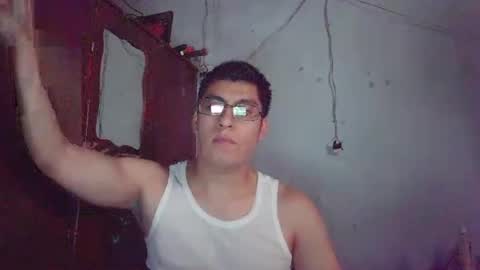 Snapshot of maurodirty chatting on March 10, 12:18 am Mauro online show from March 10, 12:18 am