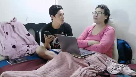 mauroluxandra online show from April 14, 9:43 pm