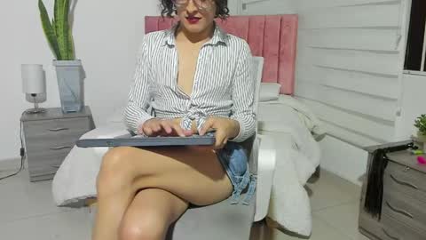 Snapshot of maverick_angel chatting on May 2, 2:55 pm Maverick online show from May 2, 2:55 pm