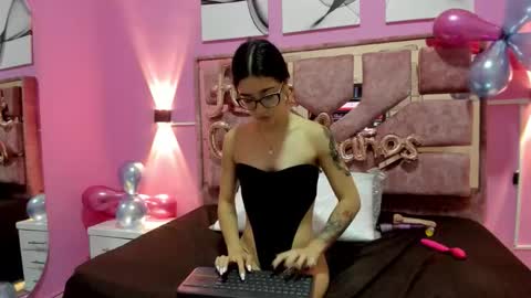 Snapshot of mavie_ivanova chatting on October 2, 7:54 pm mavie_ivanova online show from October 2, 7:54 pm