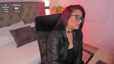 Snapshot of mavii_efe_ chatting on May 2, 7:19 pm mavii_efe_ online show from May 2, 7:19 pm