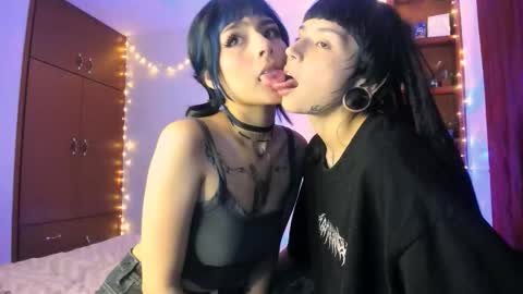 Snapshot of mavimist_ chatting on January 18, 3:43 am mavimist_ online show from January 18, 3:43 am