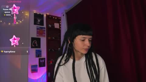 Snapshot of mavimist_ chatting on March 7, 2:08 am mavimist_ online show from March 7, 2:08 am