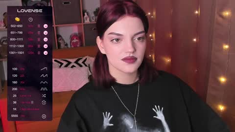 Mavis online show from December 8, 9:30 pm