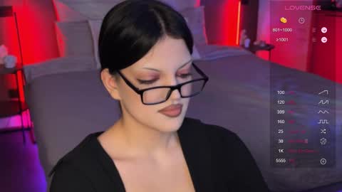 Mavis online show from December 15, 9:52 pm