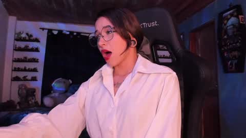 Hilary online show from December 13, 11:39 pm