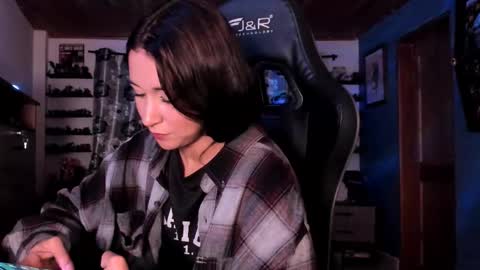 Hilary online show from November 18, 9:41 pm