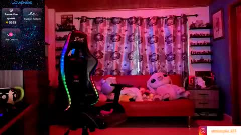 Hilary online show from December 19, 10:17 pm