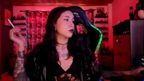 Snapshot of mavis_fuentes chatting on June 8, 9:59 pm Hilary online show from June 8, 9:59 pm