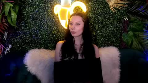 Snapshot of maviseden chatting on May 4, 6:15 pm online show from May 4, 6:15 pm