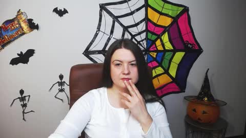 MavkaCute online show from October 18, 6:19 pm