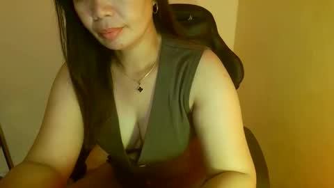 Snapshot of mawi24 chatting on May 17, 12:12 pm Mau online show from May 17, 12:12 pm