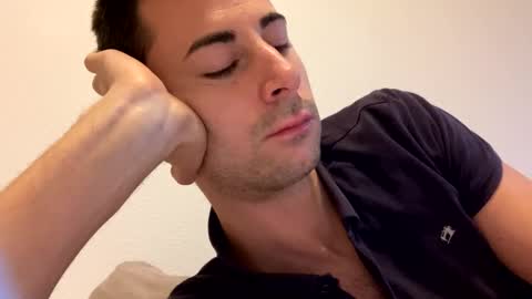 Snapshot of max681334 chatting on December 6, 7:10 am max681334 online show from December 6, 7:10 am